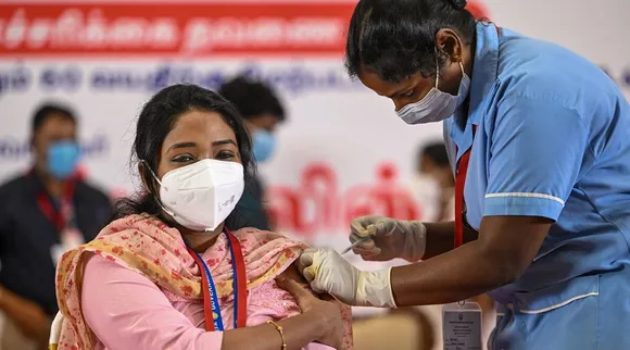 Tamil news Today: தமிழகத்தில் 50 ஆயிரம் இடங்களில் இன்று கொரோனா சிறப்புத் தடுப்பூசி முகாம்