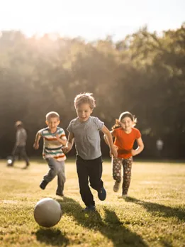 kids playing 2 - unsplash (1)
