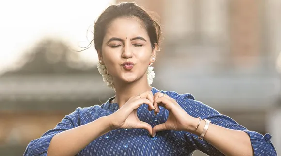 வாழ்க்கையின் ஒவ்வொரு தருணத்தையும் கொண்டாடுங்கள்... புன்னகையுடன் சைத்ரா ரெட்டி