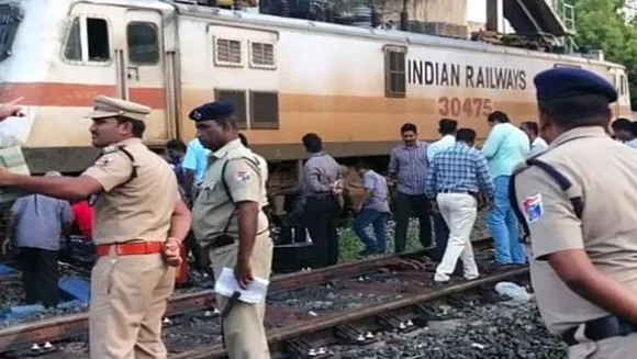 Chennai-Sengottai train engine derailed at Madurai station