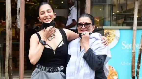 shruti haasan, sariha, sarika, kamal haasan, actress sariha latest photos, shruti haasan mother sarika, சரிகா லேட்டஸ்ட் போட்டோ, சுருதி ஹாசன், கமல்ஹாசன், சரிகா புகைப்படம்