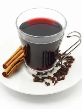 clove tea 1 - unsplash (1)