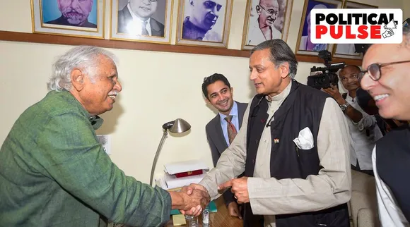 காங்கிரஸ் தலைவர் தேர்தல்; முதல் நபராக வேட்பு மனுக்களை பெற்ற சசி தரூர்