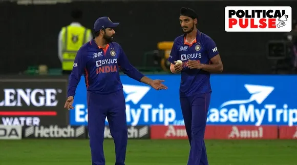 Rohit Sharma turns his back on Arshdeep Singh in last over vs Sri Lanka video angers netizens