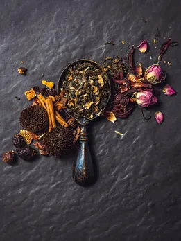 tea leaves 2- unspalsh (1)