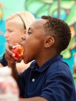 children eating 1 - unsplash (1)