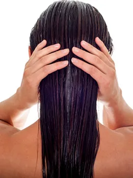 hair oil 1 - unsplash (1)