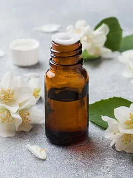 jasmine oil 1 - unsplash (1)