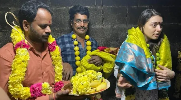 Actress Hansika Motwani prays at Kaligambal temple, Hansika prays at Kaligambal temple, Hansika prays in Chennai Kaligambal temple, முதல்முறையாக இரட்டை வேடத்தில் நடிக்கும் ஹன்சிகா, சென்னை, காளிகாம்பாள் கோயிலில் ஹன்சிகா சாமி தரிசனம், chennai, Hansika, actress Hansika