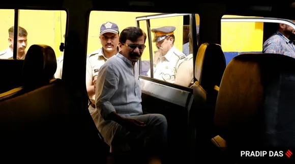 சிவசேனா எம்.பி சஞ்சய் ராவத் ஜாமீனில் விடுதலை; அவரது கைது ’சூனிய வேட்டை’ என நீதிமன்றம் விமர்சனம்