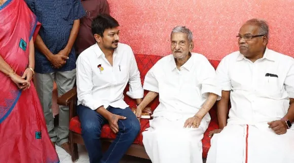 மூத்த தலைவர்களை சந்தித்து வாழ்த்து பெறும் உதயநிதி: மார்க்சிஸ்ட் சங்கரையாவுடன் சந்திப்பு