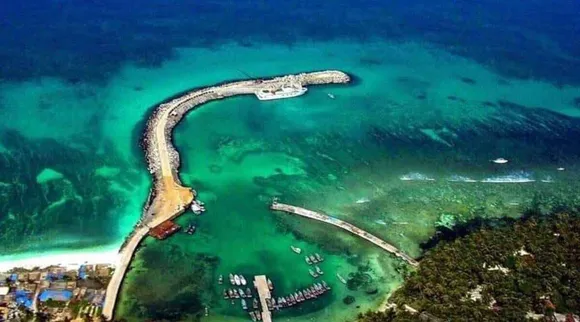 Lakshadweep, national security, Lakshadweep islands, uninhabited islands, லட்சத்தீவுகள், தேசிய பாதுகாப்புக்கு அச்சுறுத்தல், லட்சத்தீவில் 17 தீவுகளுக்குள் நுழையத் தடை, no entry in Lakshadweep islands, Tamil indian express