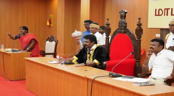 ஜெயலலிதா குற்றவாளி - தி.மு.க… முதல்வர் மீது பாலியல் வழக்கு நிலுவை - அ.தி.மு.க; தஞ்சையில் வெடித்த பூகம்பம்
