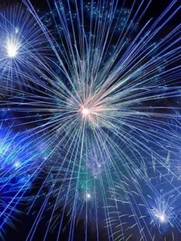 fireworks-574739__340 (1)