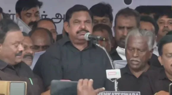 ஜெ. சமாதியில் ஷாக் கொடுத்த இ.பி.எஸ்: 'அம்மா மறைந்த நன்னாளில்' என உறுதிமொழி