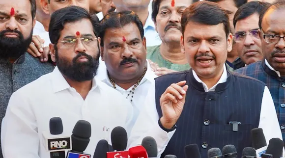 Maharashtra Assembly condemns Karnataka, Mumbai news, Mumbai Covid cases, Karnataka anti-Marathi stand in border areas, Maharashtra-Karnataka border row, எல்லைப் பகுதியில் மராத்திக்கு எதிரான நிலைப்பாடு, மகாராஷ்டிரா சட்டமன்றம் கர்நாடகாவுக்கு கண்டனம், மகாராஷ்டிரா, கர்நாடகா, ஏக்நாத் ஷிண்டே, Covid-19 updates, Mumbai Covid, Tunisha Sharma, Sheezan khan, Maharashtra news, Mumbai news Indian Express