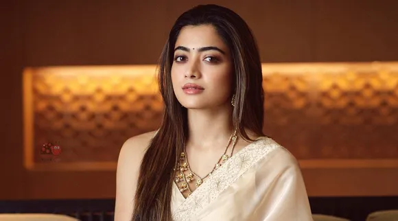 சேலை எப்படி கட்டணும்னு இவங்களைப் பார்த்து தெரிஞ்சுக்கோங்க... வாரிசு நாயகி ராஷ்மிகா கலெக்ஷன்ஸ்