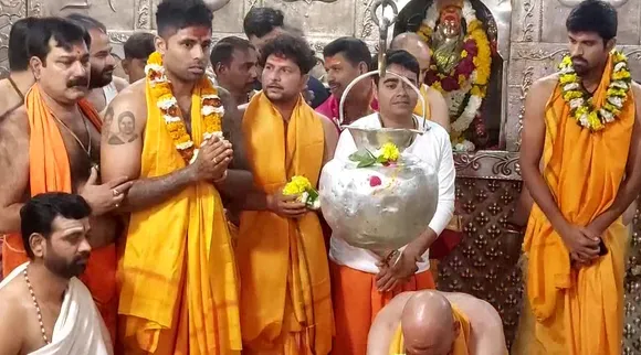 IND vs NZ: Team India players Mahakaleshwar Temple Rishabh Pant Tamil News