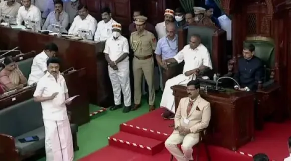 தமிழில் தேர்ச்சி பெற்றால் மட்டுமே அரசுப் பணி: சட்ட திருத்த மசோதா நிறைவேற்றம்