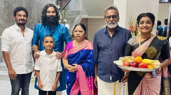 போயஸ் கார்டன் புது வீடு கிரகப் பிரவேசம்: தனுஷ் மகன்களும் மிஸ்ஸிங்!