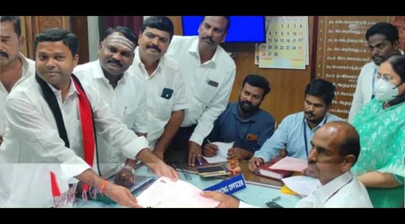 ஈரோடு கிழக்கு: தி.மு.க கூட்டணி, ஓ.பி.எஸ் அணி வேட்பாளர்கள் மனு தாக்கல்
