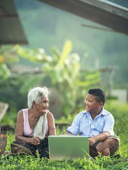 grandmother-1822560__340 (1)