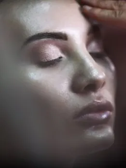 makeup-4986283__340 (1)