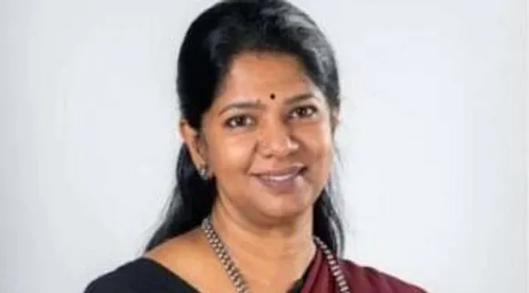 "சமூகம் பெண்களை மிதித்துக் கொண்டே இருக்கிறது": எம்.பி., கனிமொழி வேதனை