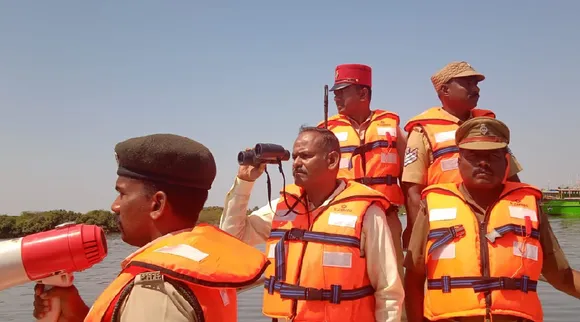 Puducherry: purse seine nets fishing; Police sea tight vigil Tamil News