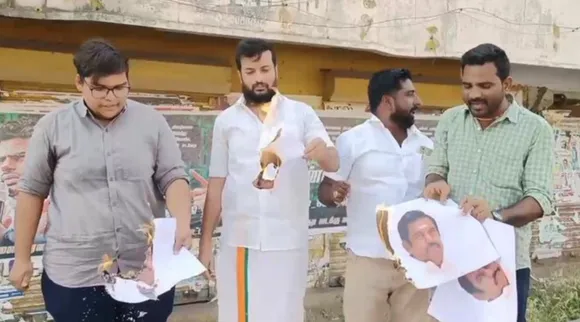 bjp protest against EPS, Edappadi Palaniswami, Kovilpatti bjp protest, aiadmk, Tamilnadu, கோவில்பட்டி பாஜக போராட்டம், எடப்பாடி பழனிசாமி உருவப்படம் எரிப்பு, அதிமுக, பாஜக