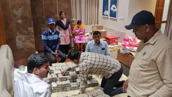 40 லட்சம் லஞ்சம் வாங்கிய பா.ஜ.க எம்.எல்.ஏ மகன் கைது; வீட்டில் ரூ.6 கோடி பறிமுதல்