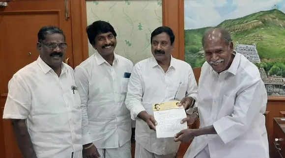 எரிவாயு சிலிண்டருக்கு மானியம் : புதுச்சேரி அரசிடம் அ.தி.மு.க கோரிக்கை