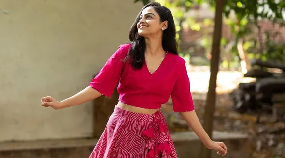 டி.ஜே.ப்ளாக் பாட்டு போடுறதில் தப்பே இல்ல... சூப்பர் சிங்கர் பூஜா வைரல் க்ளிக்ஸ்