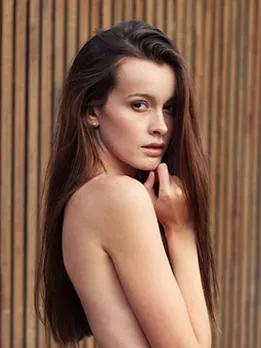 woman-1867891__340 (1)
