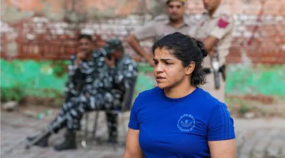 Sakshi Malik’s emotional plea to international fraternity Tamil News