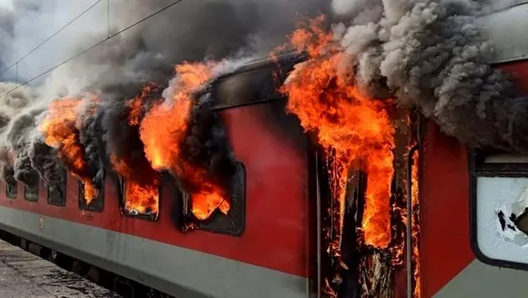 A terrible fire broke out in a train near the Chennai Basin Bridge