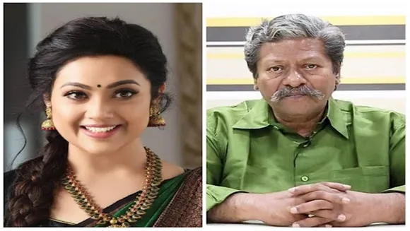 Actress Meena who changed her clothes in the car cover