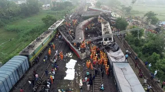 Chennai Coromandel Express Derailed Live Updates