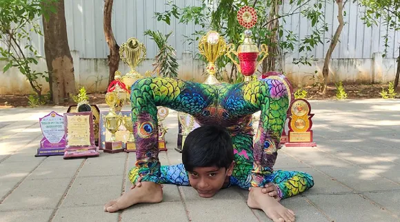 Coimbatore student Sri Sai Guru achievement in yoga Tamil New