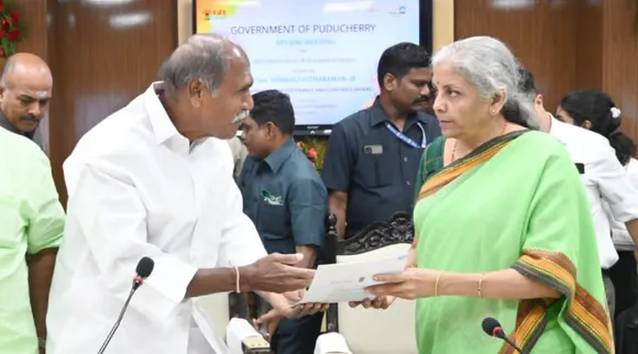 Rangaswamy petition to Nirmala Sitaraman, Puducherry's growth slows due to centre's financial problems, மத்திய அரசின் நிதி சிக்கலால் குறையும் புதுச்சேரி வளர்ச்சி, புதுச்சேரி, ரங்கசாமி, நிர்மலா சீதாராமனிடம் ரங்கசாமி மனு - Rangaswamy, Nirmala Sitaraman, Puducherry