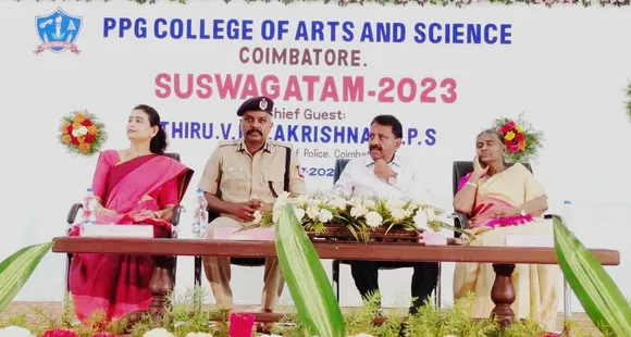 மாணவிகள் தங்களது குறைகளை தெரிவிக்கலாம்