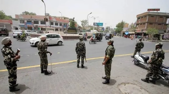 Delhi Jafrabad violent clashes: New combat uniform CRPF Tamil News