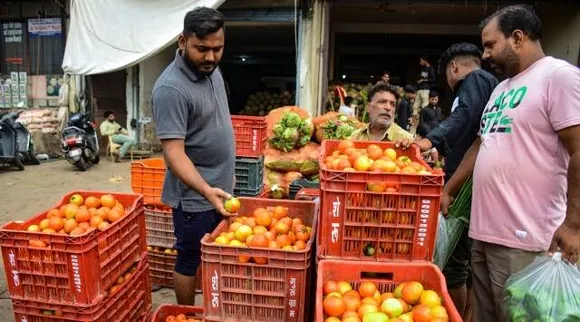 Tomato turmoil SP worker in UP hires muscle to protect pricey produce
