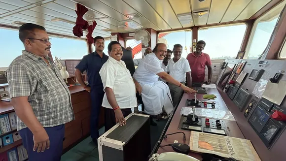 MLA Anibal Kennedy visited the cargo ship that arrived at Puducherry Uppalam