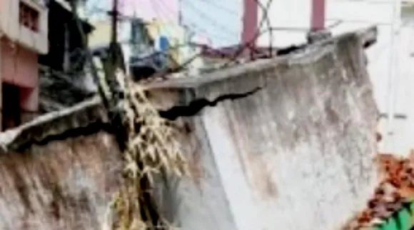 case registered against the DMK cadres, dmk cadres who broke the Trichy corporation water tank, குடிநீர் தொட்டியை உடைத்த தி.மு.க பிரமுகர்கள் மீது வழக்குப்பதிவு, திருச்சி, திருச்சி மாநகராட்சி, case registered against the DMK cadres who broke the corporation water tank