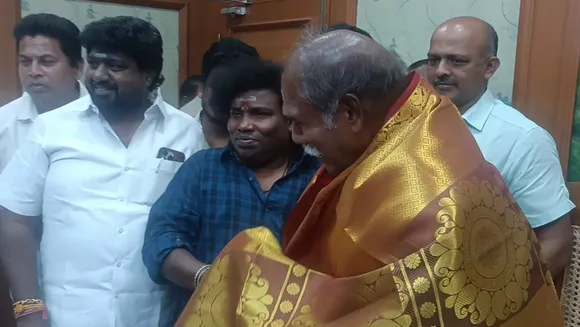 Actor Yogi Babu meets Puducherry Chief Minister Ranga Samy