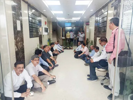 Why India's public sector general insurance companies are losing out to private players