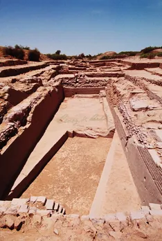 Dholavira, Gujarat. Pic. Benoy K Behl.jpg