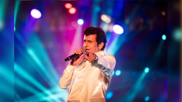 Sonu Nigam sings nonstop for 3 hours, taking Satrangi Re to another musical level!