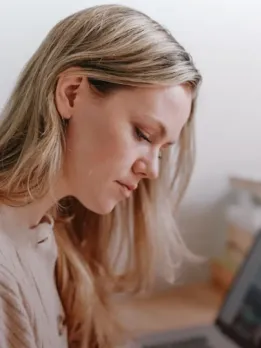 Business Opportunities in Freelance Writing Freelance Writing Business campaign creation Strong advertising writers consider everything from catchy headlines to SEO. Freelance writing Creative writers can publish books or sell online. Author of songs Create songs with musicians or release them on YouTube or a label. Research firm Write well-researched summaries for small businesses. Publishing firm Start a publishing company to publish your and other writers' work under one brand. Freelance writing Contract writers can write for various publications or companies. SMM company Start a social media writing business for small businesses. Business proposal Business proposals seek new clients. Writing workshops Writing workshops can teach various writing skills. Blogger For passive income from affiliate links or advertising, start a blog.